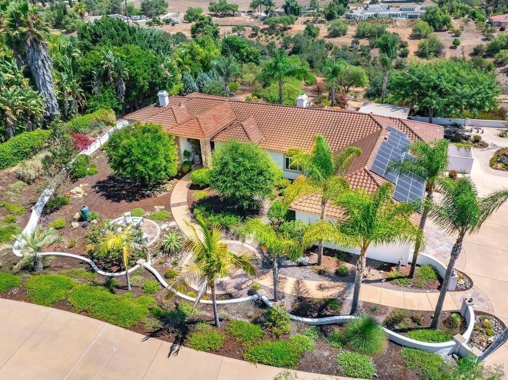 Photo of 2860 Via Rancheros Way, Fallbrook, CA 92028 (MLS # 250038736)