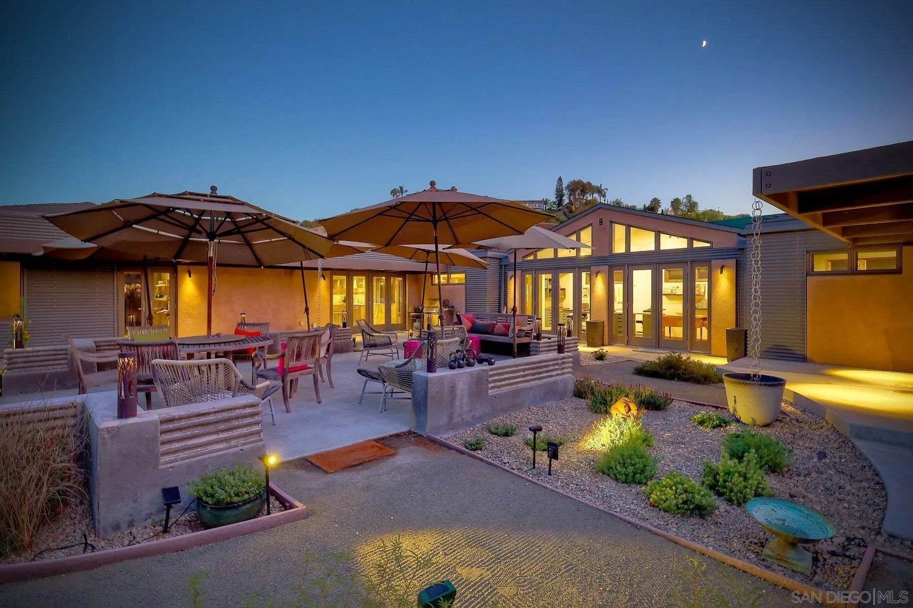 3838 Bonita View