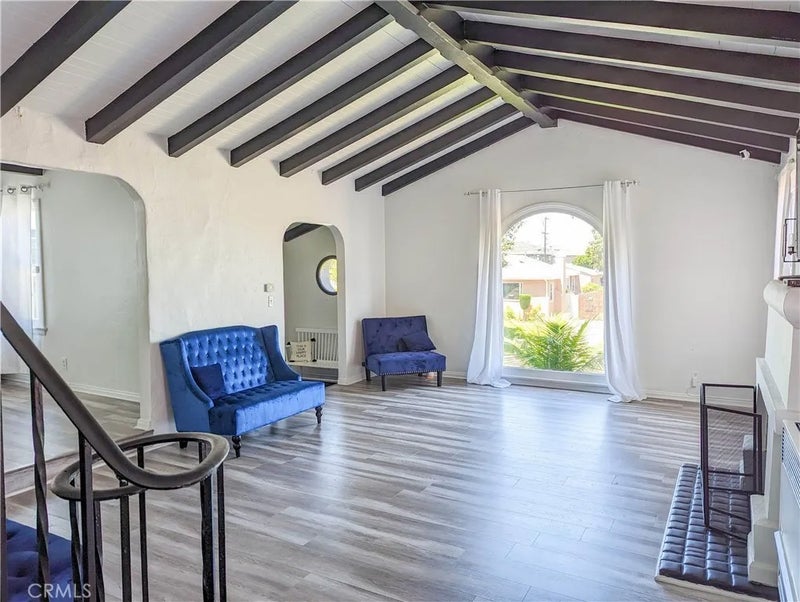 3208 W 74th Street