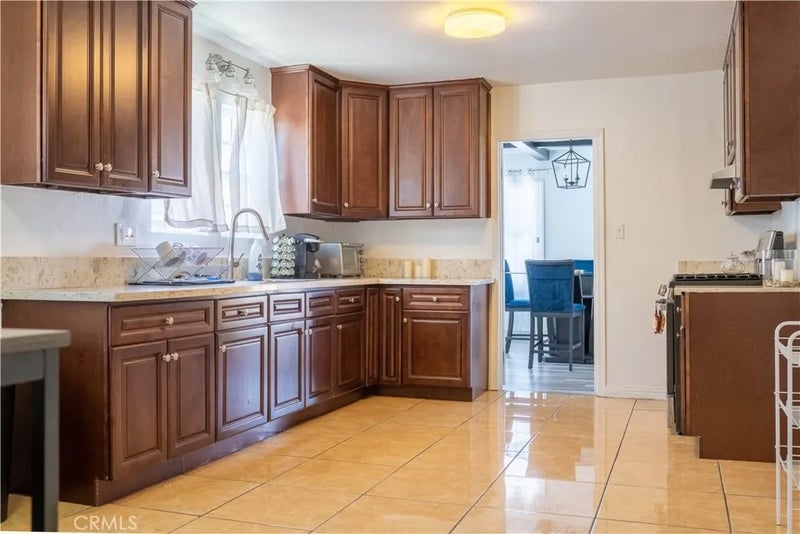 3208 W 74th Street