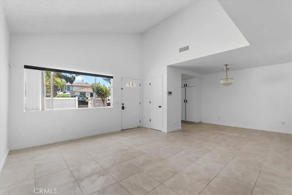 900 W Sierra Madre 44