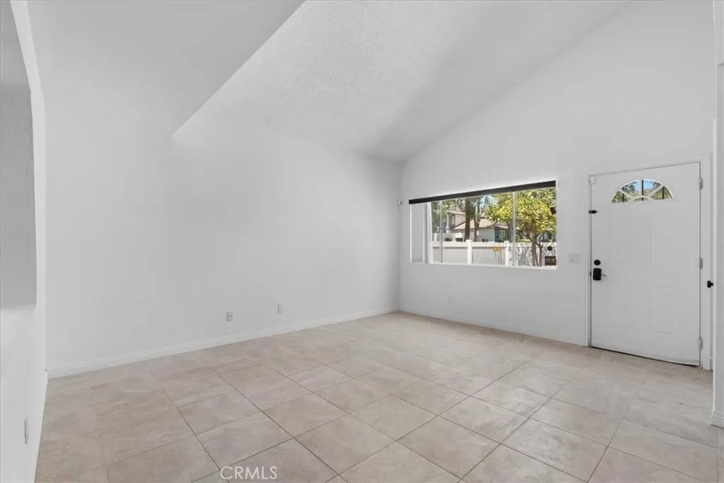 900 W Sierra Madre 44