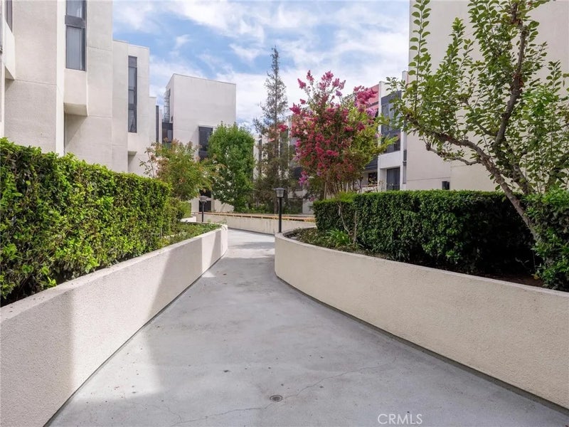 222 S Central Avenue 200