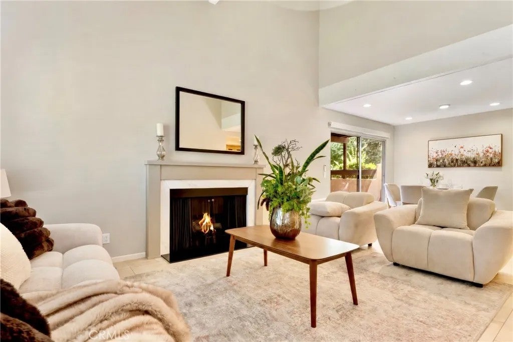 311 E Sierra Madre Boulevard 28
