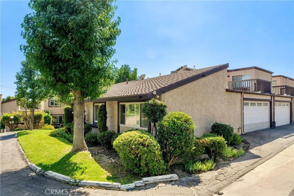 311 E Sierra Madre Boulevard 28