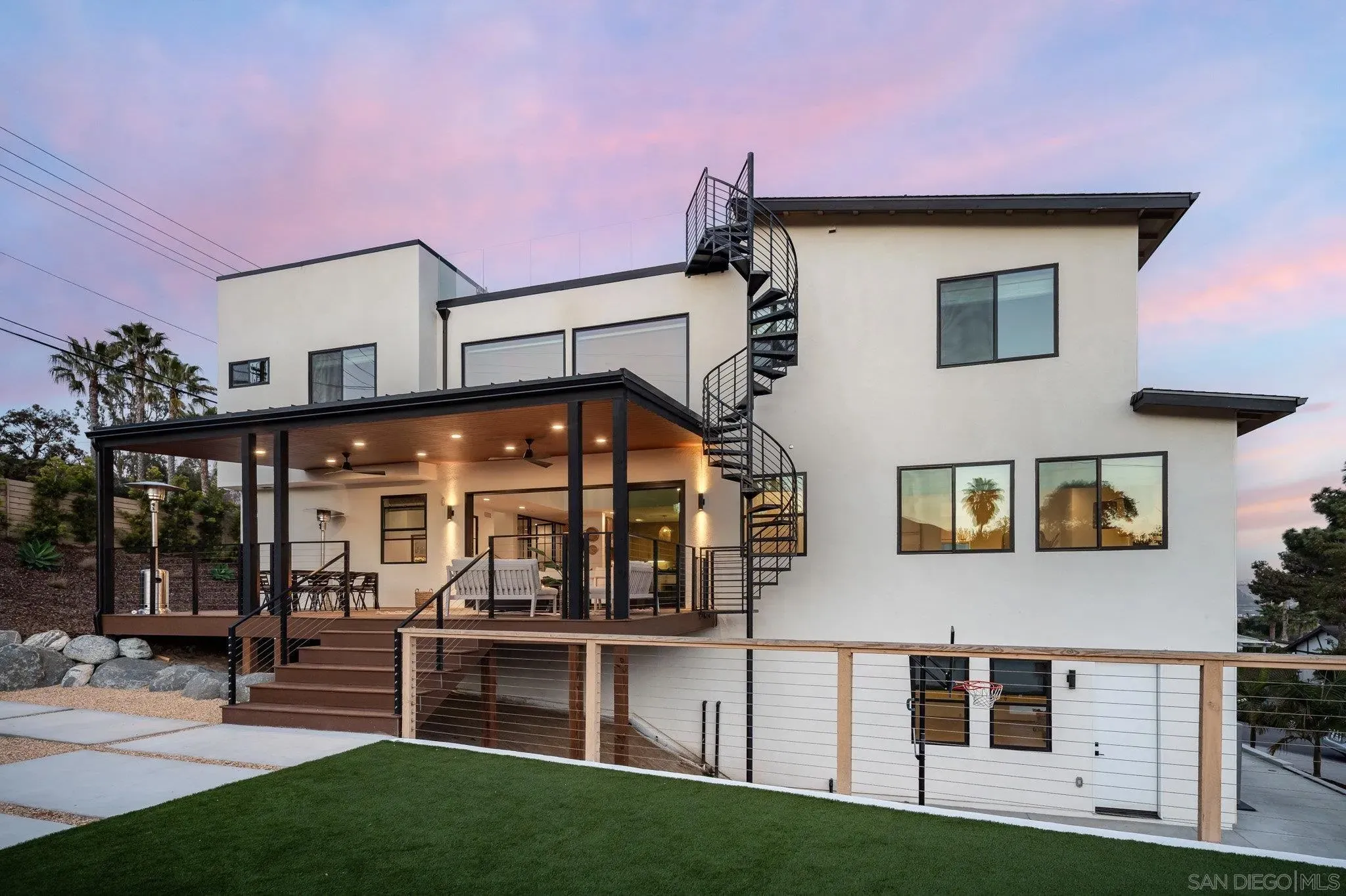 Oceanside, California 92054, United States, 5 Bedrooms Bedrooms, ,4 BathroomsBathrooms,Residential,Active,79303