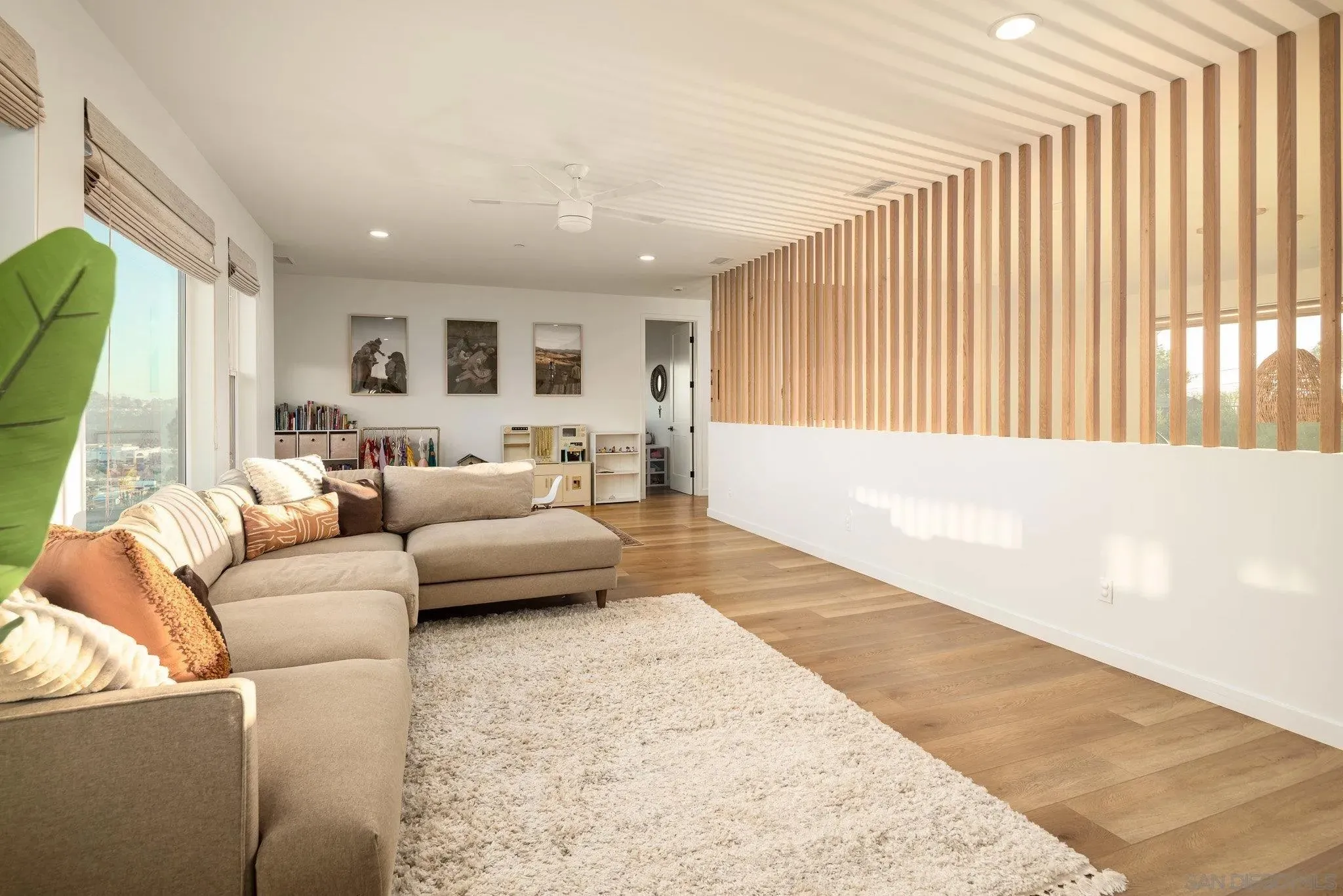 Oceanside, California 92054, United States, 5 Bedrooms Bedrooms, ,4 BathroomsBathrooms,Residential,Active,79303