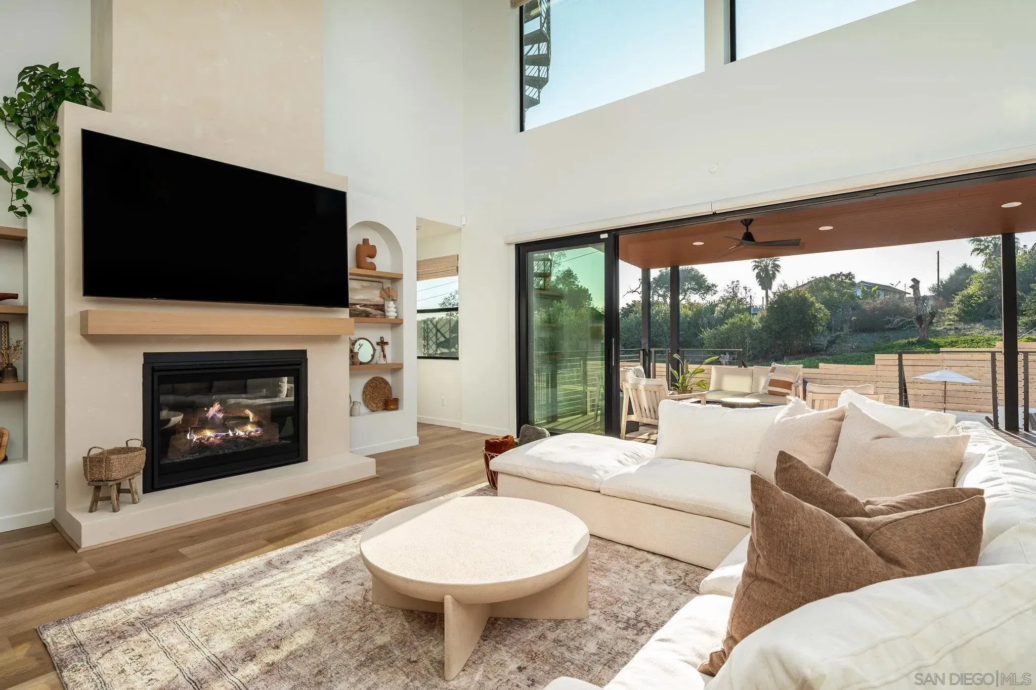 Oceanside, California 92054, United States, 5 Bedrooms Bedrooms, ,4 BathroomsBathrooms,Residential,Active,79303