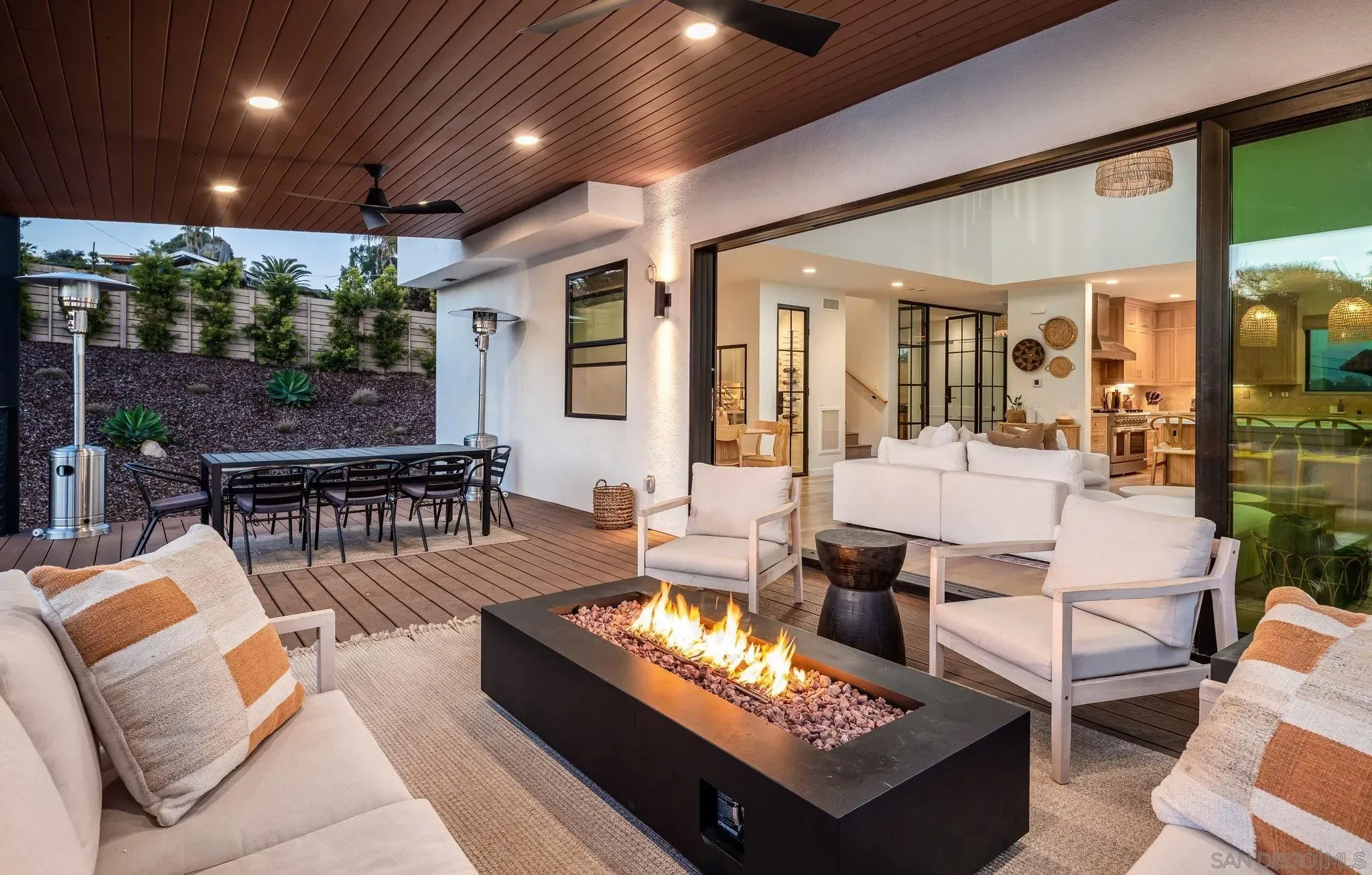 Oceanside, California 92054, United States, 5 Bedrooms Bedrooms, ,4 BathroomsBathrooms,Residential,Active,79303