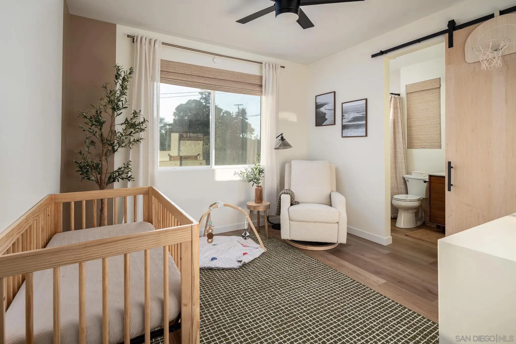 Oceanside, California 92054, United States, 5 Bedrooms Bedrooms, ,4 BathroomsBathrooms,Residential,Active,79303