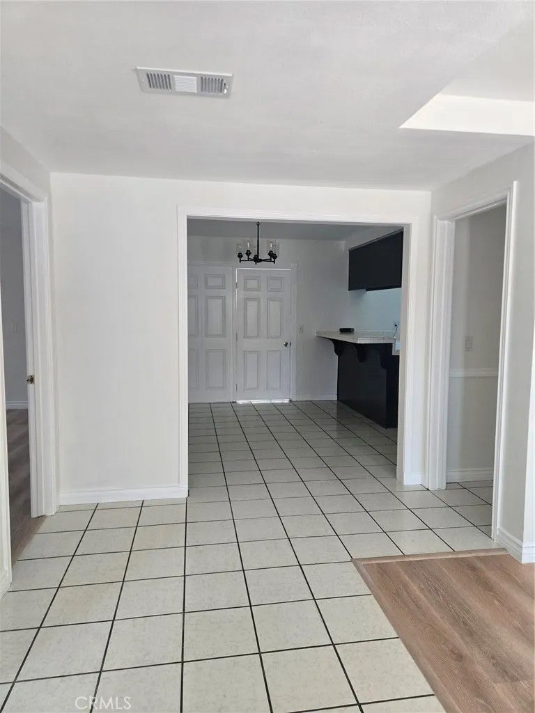 2530 S Rene
