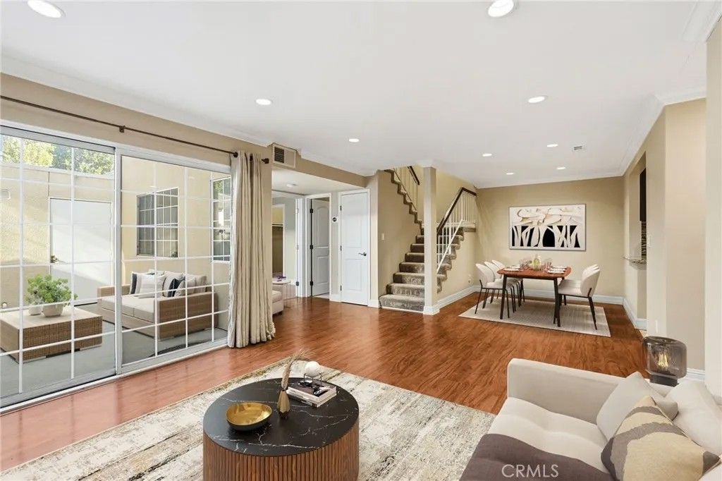 Photo of 19208 Hamlin Street #5, Reseda, CA 91335 (MLS # SR25270238)