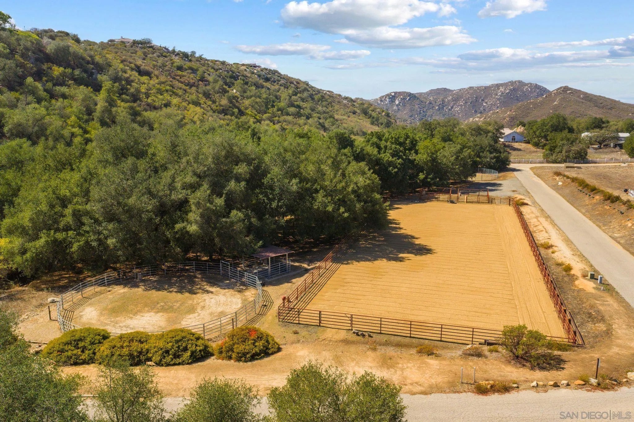 26285 Calle De Encinas