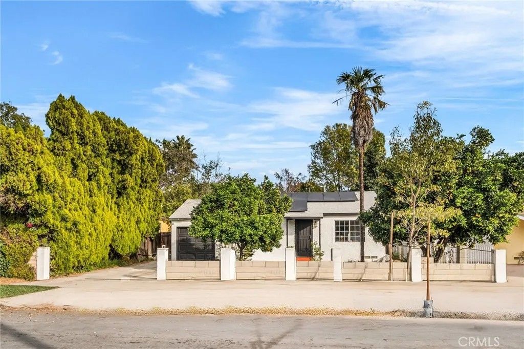 Photo of 7044 Nestle Avenue, Reseda, CA 91335 (MLS # IV25280046)