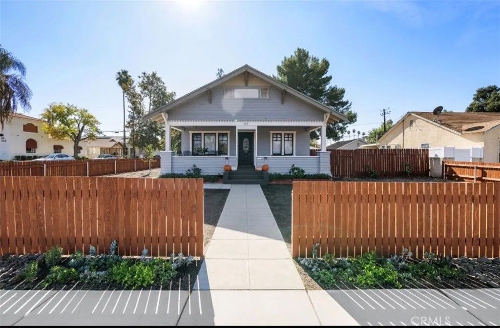 Photo of 529 E Latham Avenue, Hemet, CA 92543 (MLS # SW26061823)