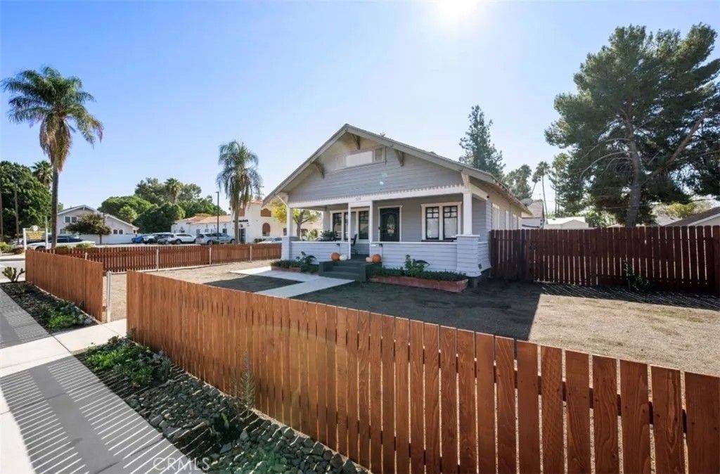 Photo of 529 E Latham Avenue, Hemet, CA 92543 (MLS # SW26061823)
