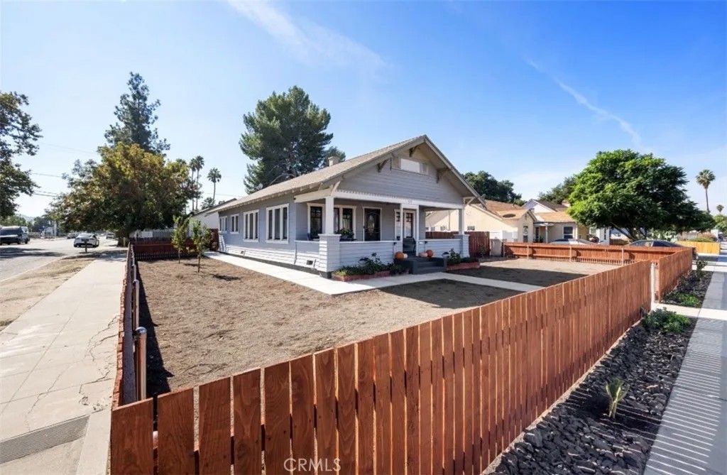 Photo of 529 E Latham Avenue, Hemet, CA 92543 (MLS # SW26061823)