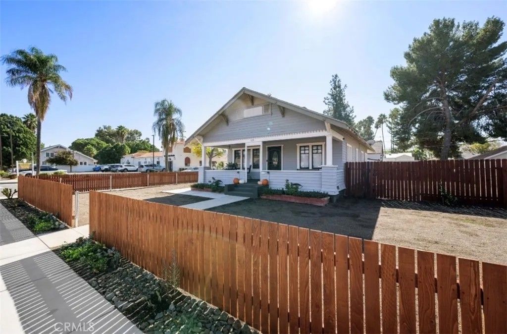 Photo of 529 E Latham Avenue, Hemet, CA 92543 (MLS # SW26061823)