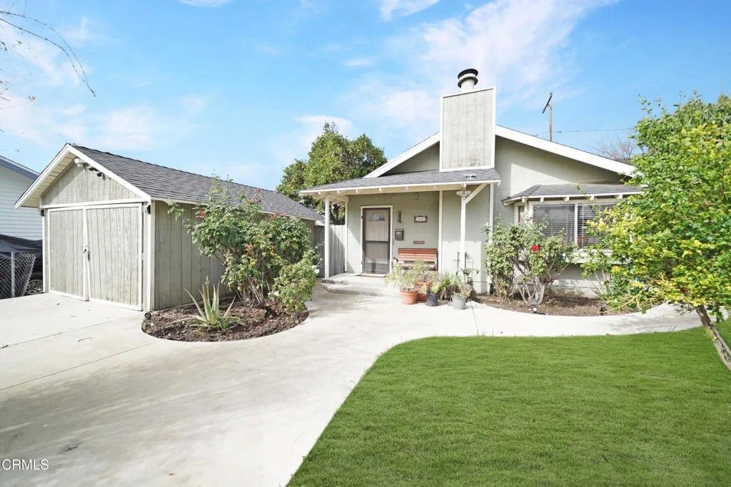 Photo of 345 Blaine Avenue, Fillmore, CA 93015 (MLS # V1-34668)