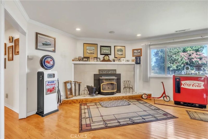 8043 Sunset Drive