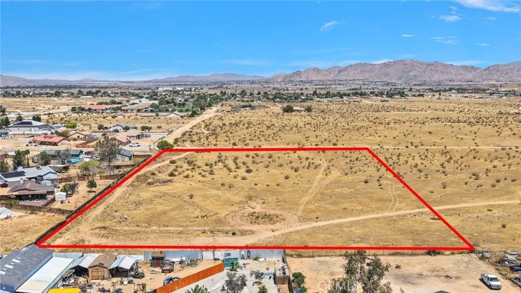 Photo of 0 Little Beaver, Apple Valley, CA 92307 (MLS # HD26089786)