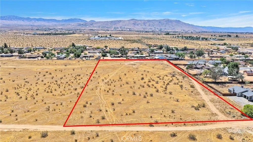 Photo of 0 Little Beaver, Apple Valley, CA 92307 (MLS # HD26089786)