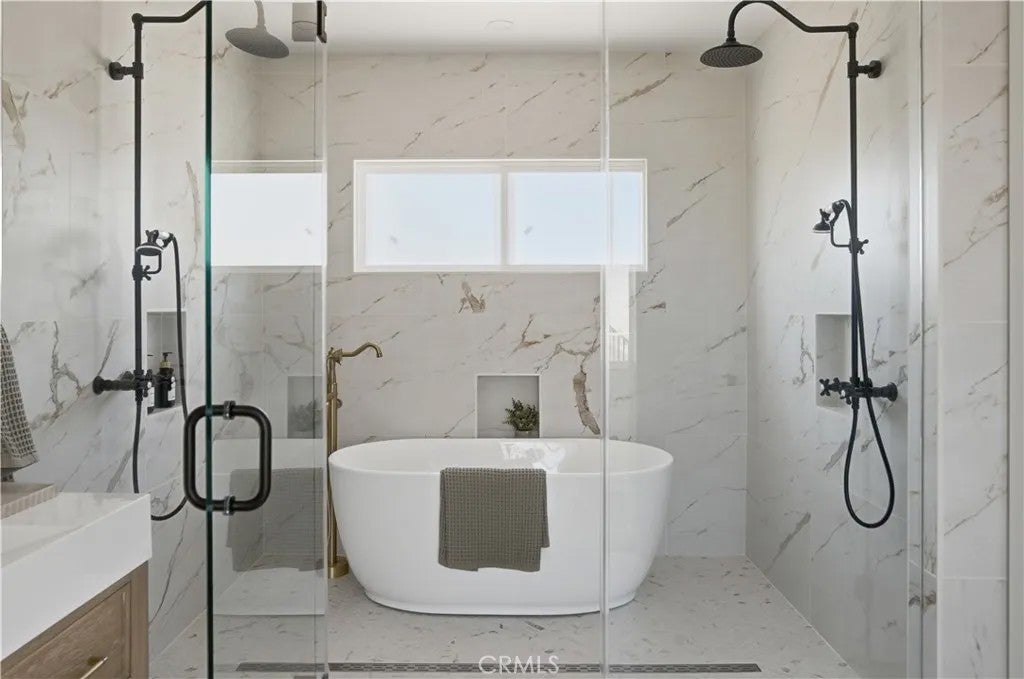 103 W Avenida Santiago