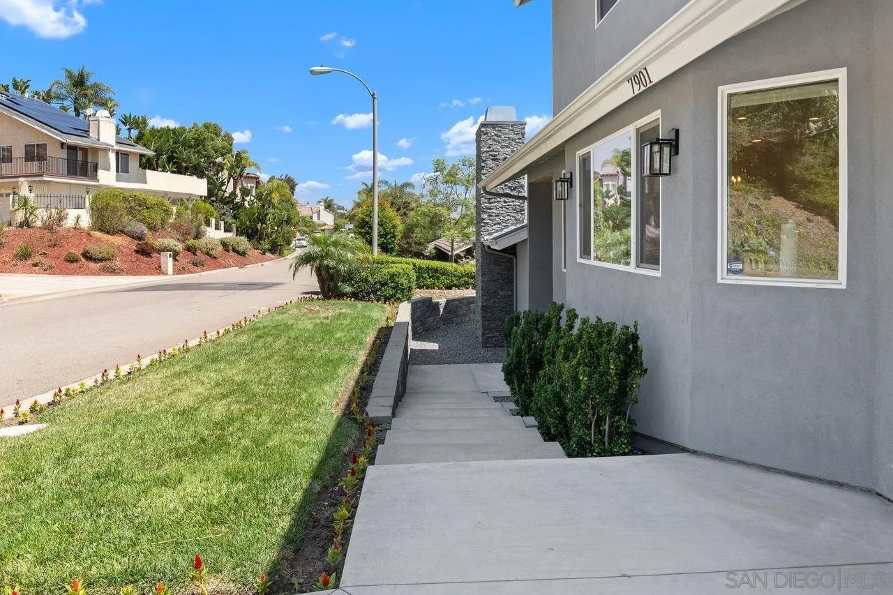7901 Avenida Kirjah