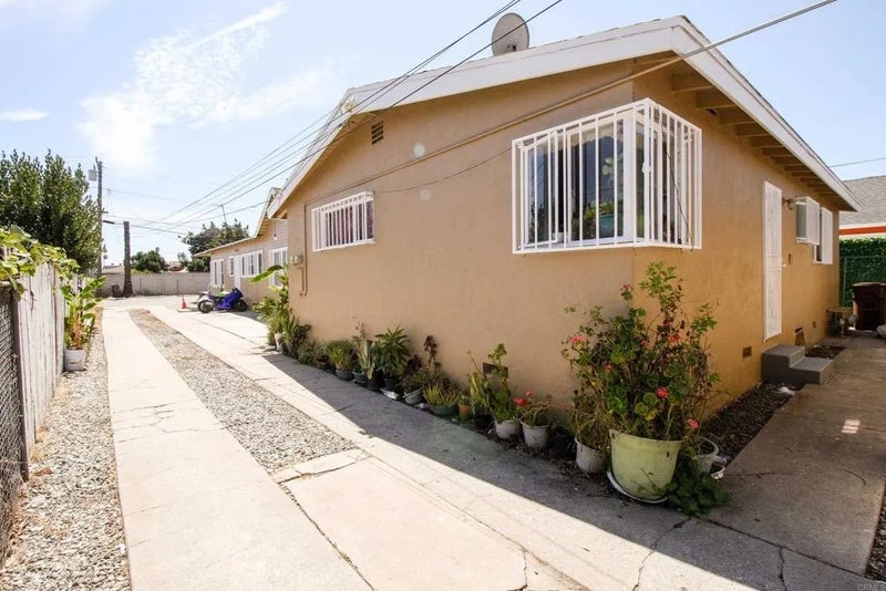 1304 W 93Rd Street