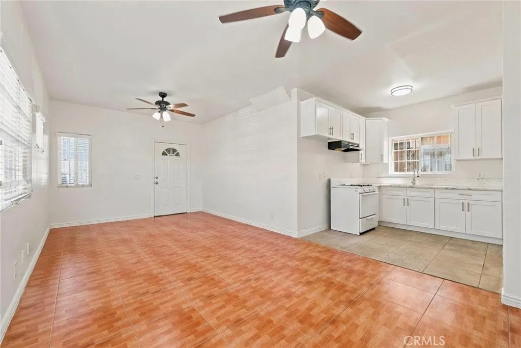 10601 S Main