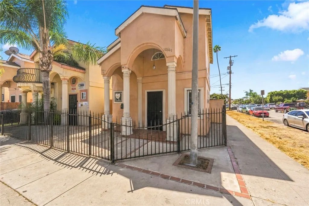10601 S Main