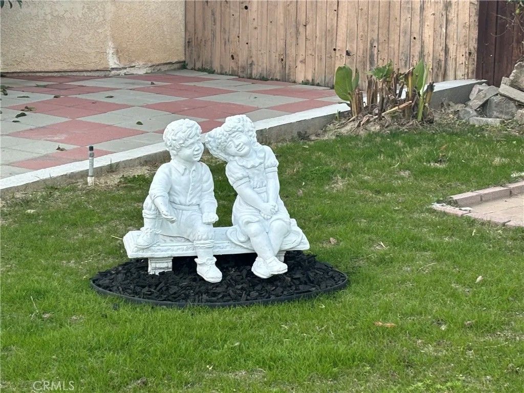 Photo of 7704 River Mist Avenue, Bakersfield, CA 93313 (MLS # DW26012010)