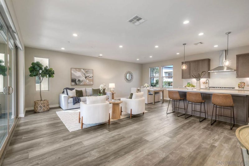 16240 Camden Cir
