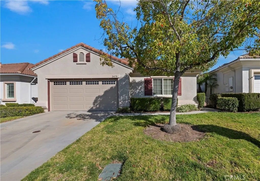 Photo of 24178 Via Llano, Murrieta, CA 92562 (MLS # SW26043081)