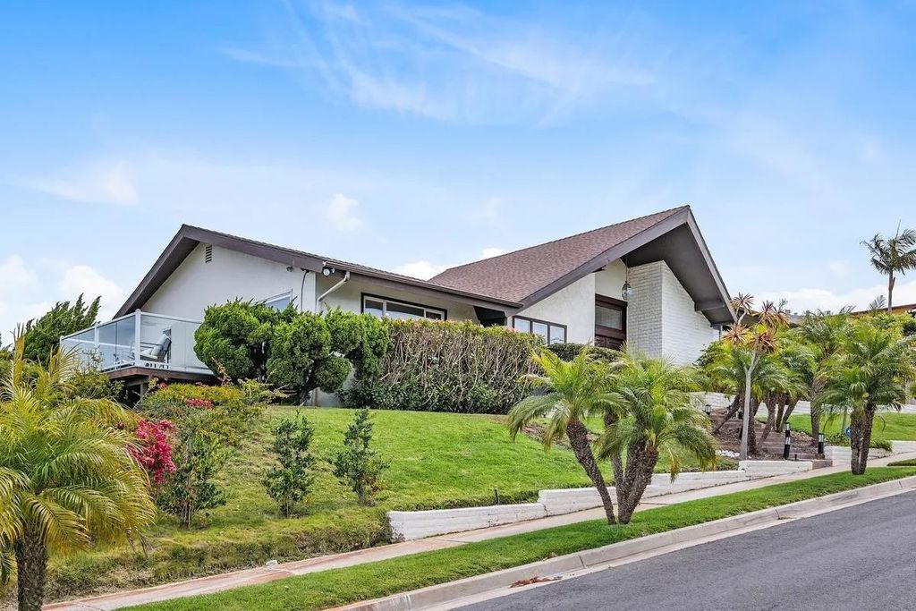 Photo of 1160 Via Espana, La Jolla, CA 92037 (MLS # 260010993)