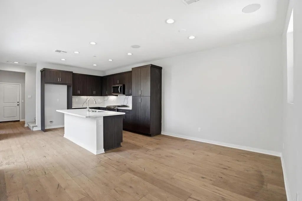 951 Camino Aldea