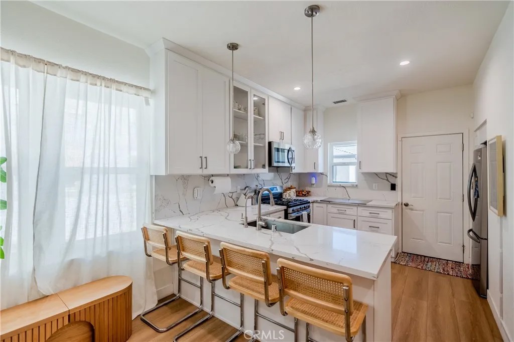 1452 W 22nd