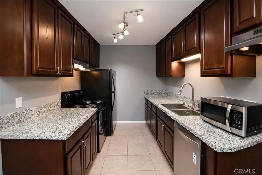 340 MIRALESTE Drive 275