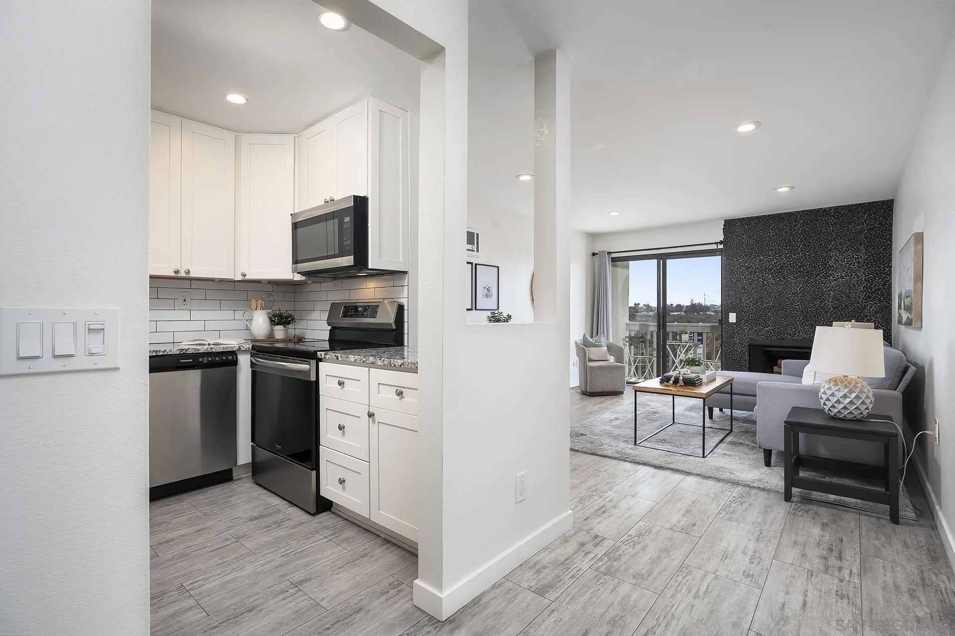 2909 Cowley F