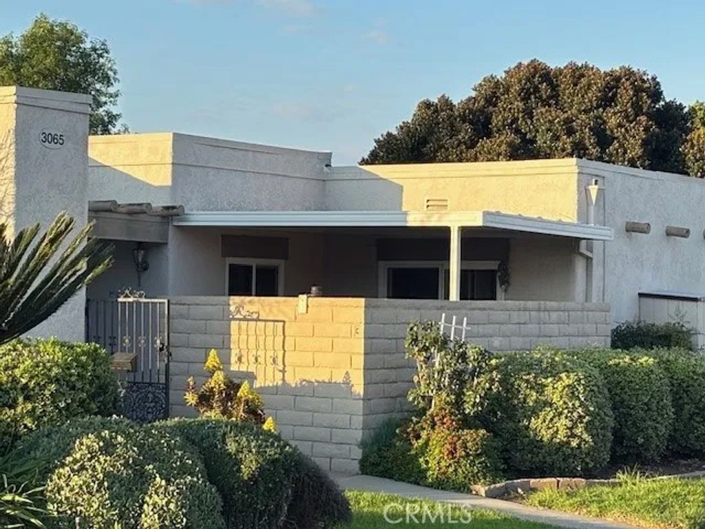 Photo of 3065 Via Serena, Laguna Woods, CA 92637 (MLS # OC26018714)