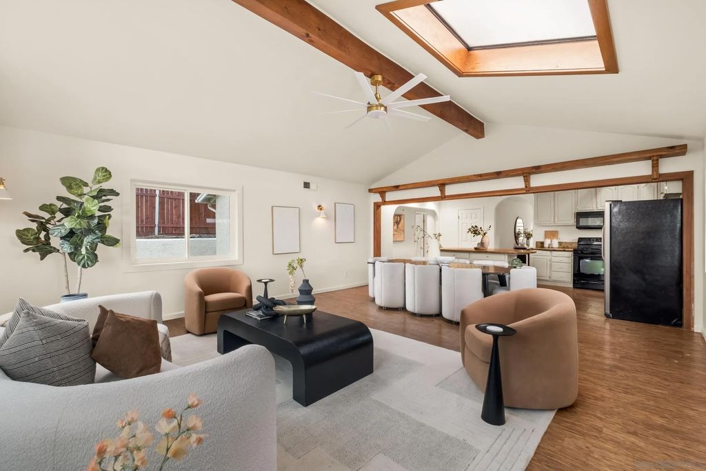 Photo of 2713 Lancelot Dr, Oceanside, CA 92054 (MLS # 250046060)