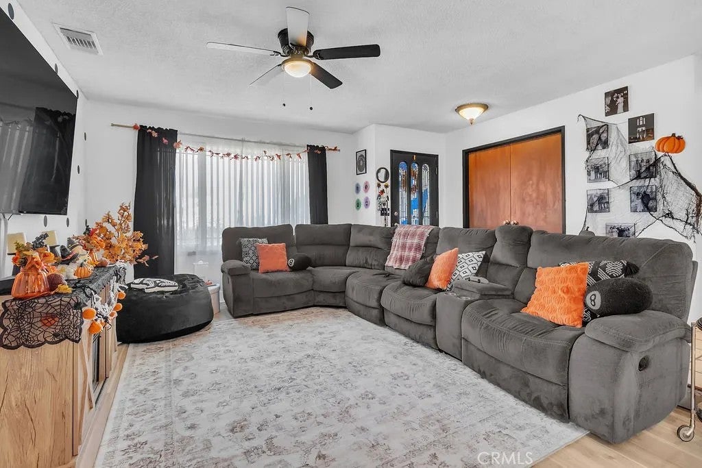 18465 Mountain Meadows