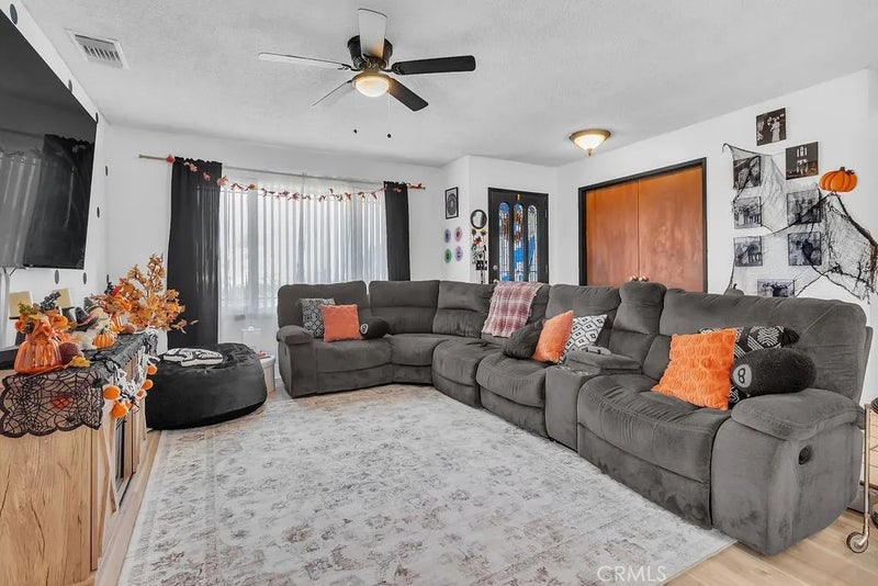 18465 Mountain Meadows