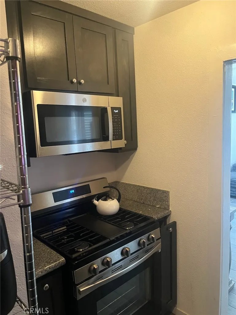 1250 W 87th