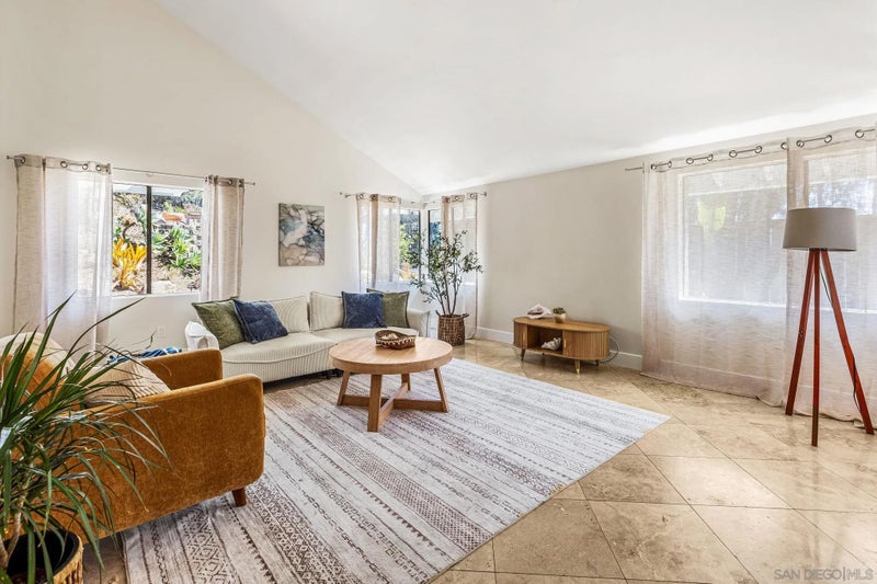 1141 Cerro Largo Dr