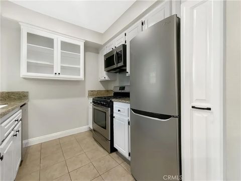Tiny photo for 777 S Citrus Ave, Azusa, CA 91702 (MLS # DW25274467)