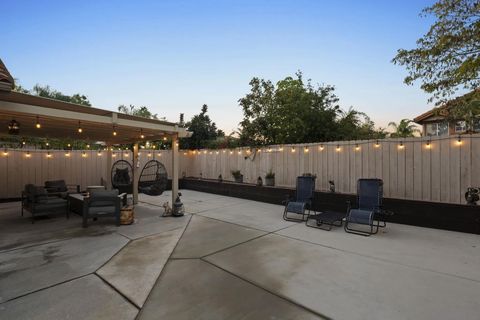 Tiny photo for 1846 Corte Pulsera, Oceanside, CA 92056 (MLS # 250044736)