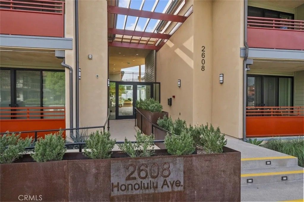 Photo of 2608 Honolulu Avenue #310, Montrose, CA 91020 (MLS # GD26013070)