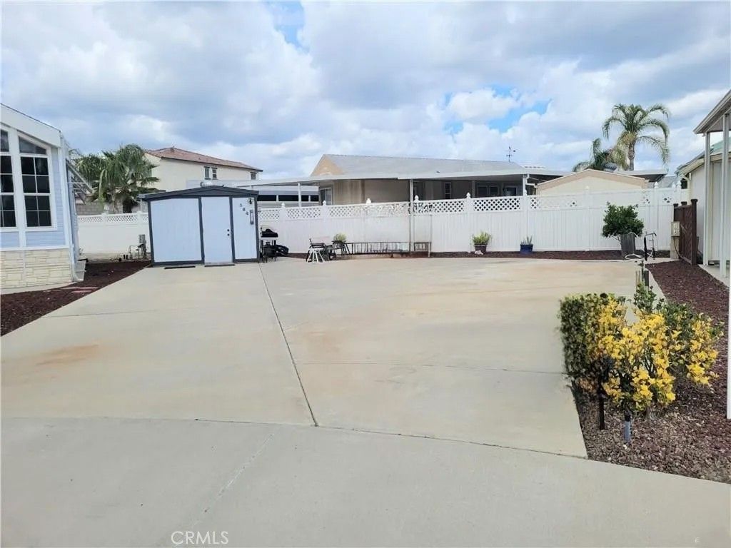 Photo of 1295 S Cawston Ave, Hemet, CA 92545 (MLS # SW25265125)