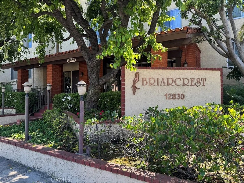 12830 Burbank 307